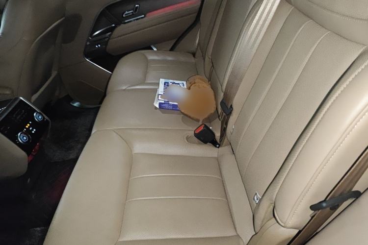 Used Land Rover Range 2025 3.0 L6 400 PS Extended Luxury Edition Left Rear Seat