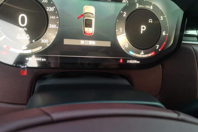 Used Land Rover Range 2025 3.0 L6 400 PS Extended-Length Genesis Edition Odometer Close Up