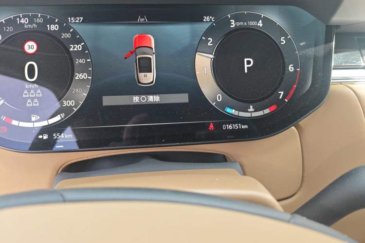 Used Land Rover Range 2025 3.0 L6 400 PS Extended Luxury Version 7-Seater Odometer Close Up