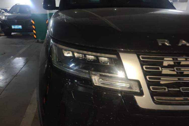 Used Land Rover Range 2025 3.0 L6 400 PS Extended Luxury Edition Right Front Headlight