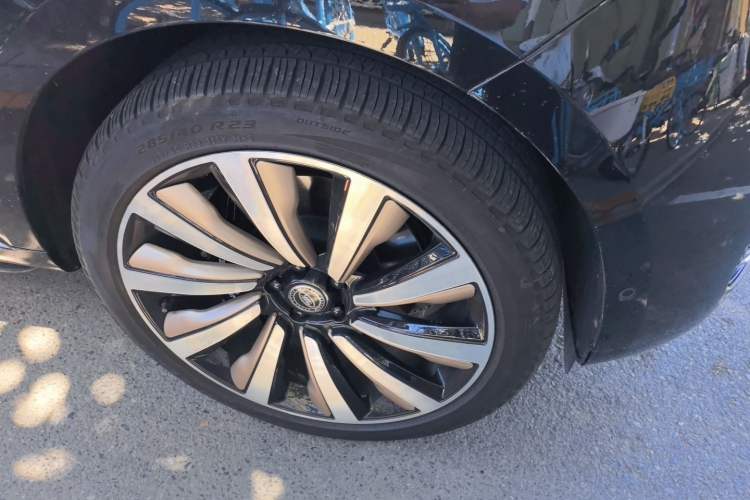 Used Land Rover Range 2025 3.0 L6 400 PS Extended Luxury Edition Right Front Wheel Hub