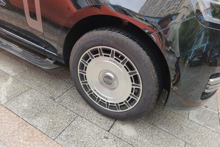 Used Land Rover Range 2025 3.0 L6 400 PS Extended Luxury Edition Right Front Wheel Hub