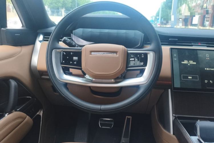 Used Land Rover Range 2025 3.0 L6 360 PS Grand Edition Steering Wheel
