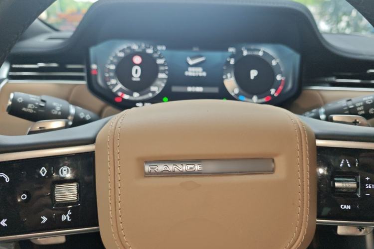 Used Land Rover Range 2025 3.0 L6 400 PS Extended Luxury Edition Steering Wheel