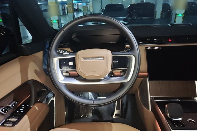 Used Land Rover Range 2025 3.0 L6 400 PS Extended Luxury Edition Steering Wheel