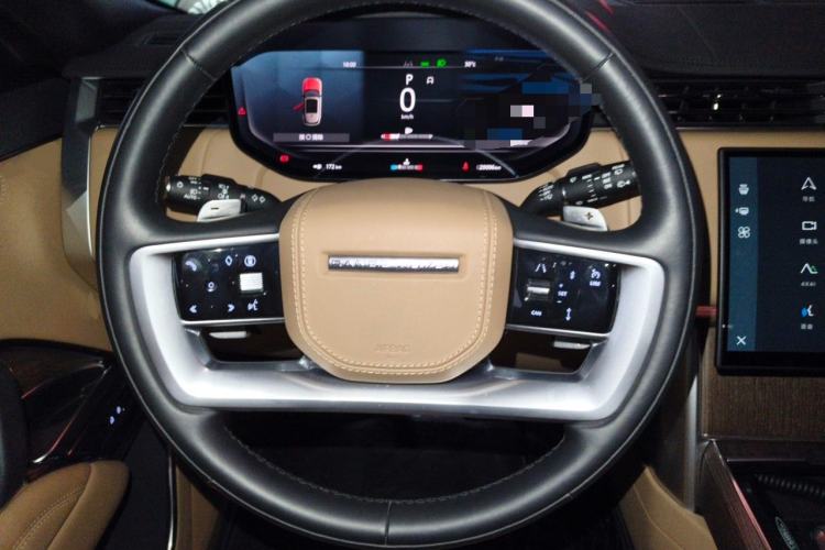 Used Land Rover Range 2025 3.0 L6 400 PS Extended Luxury Version 7-Seater Steering Wheel