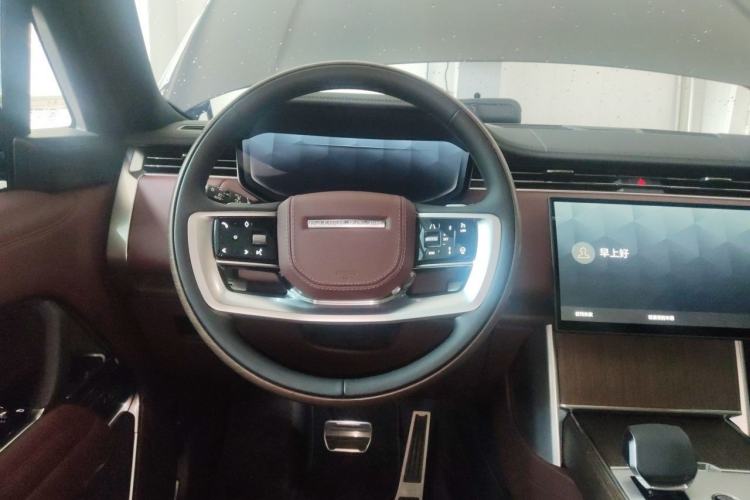 Used Land Rover Range 2025 3.0 L6 400 PS Extended Luxury Edition Steering Wheel