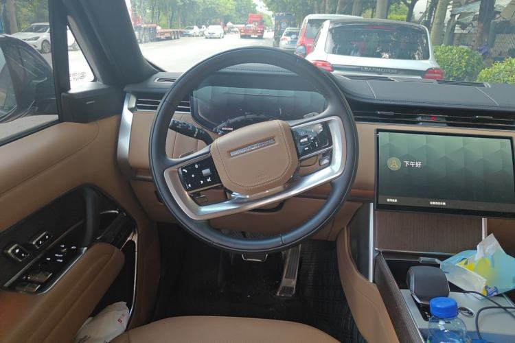 Used Land Rover Range 2025 3.0 L6 400 PS Extended Luxury Edition Steering Wheel