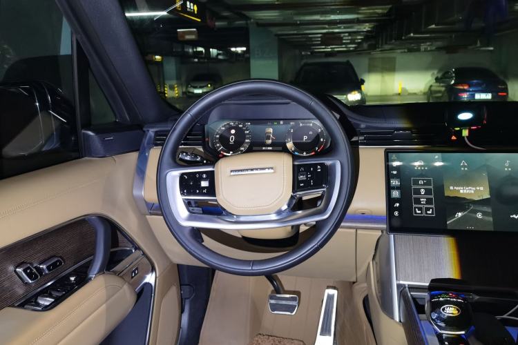 Used Land Rover Range 2025 3.0 L6 400 PS Extended Luxury Edition Steering Wheel