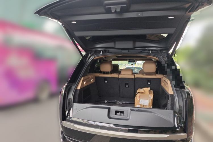 Used Land Rover Range 2025 3.0 L6 400 PS Extended Luxury Edition Trunk