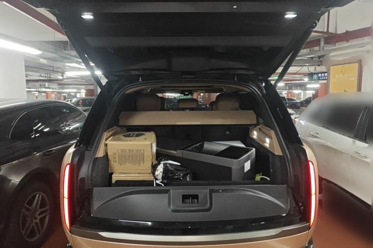 Used Land Rover Range 2025 3.0 L6 400 PS Extended Luxury Edition Trunk
