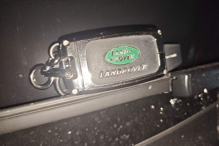 Used Land Rover Range 2025 3.0 L6 400 PS Extended Luxury Edition Vehicle Key