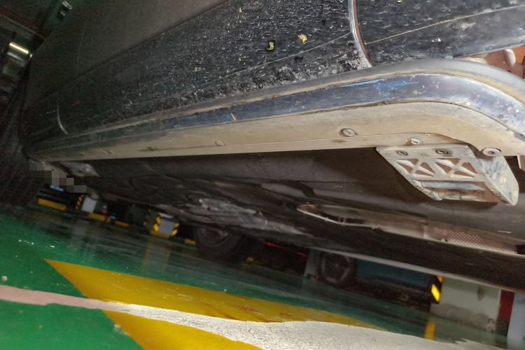 Used Land Rover Range 2025 3.0 L6 400 PS Extended-Length Genesis Edition Chassis Front Right