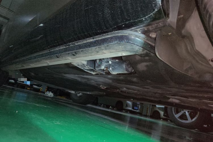 Used Land Rover Range 2025 3.0 L6 400 PS Extended-Length Genesis Edition Chassis Rear Left