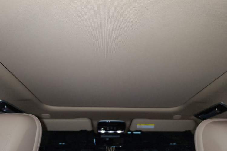 Used Land Rover Range 2025 3.0 L6 400 PS Extended-Length Genesis Edition Headliner