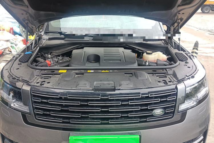 Used Land Rover Range 2025 3.0 L6 400 PS Extended Luxury Edition Engine Bay