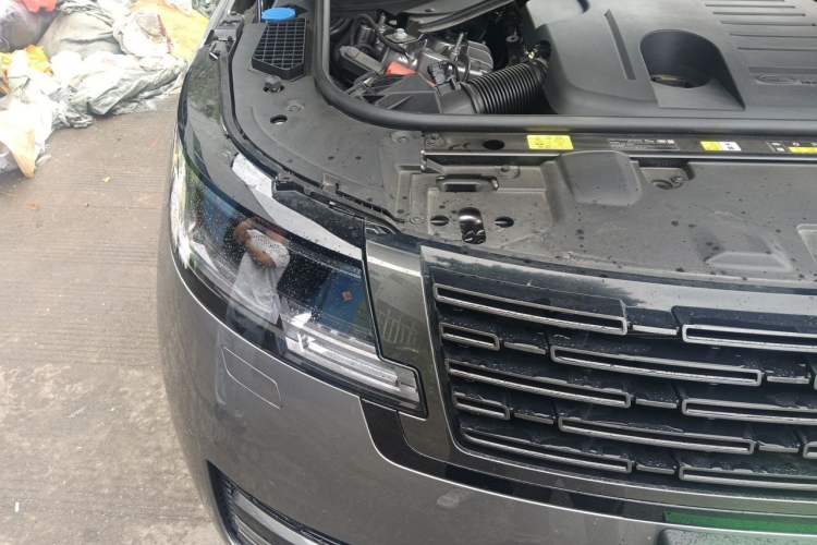 Used Land Rover Range 2025 3.0 L6 400 PS Extended Luxury Edition Engine Bay Right