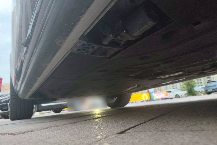 Used Land Rover Range 2025 3.0 L6 400 PS Extended-Length Genesis Edition Chassis Rear Left