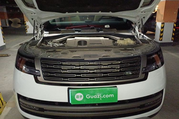 Used Land Rover Range 2025 3.0 L6 360 PS Grand Edition Engine Bay