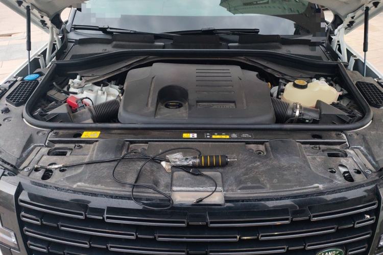 Used Land Rover Range 2025 3.0 L6 400 PS Extended-Length Genesis Edition Engine Bay