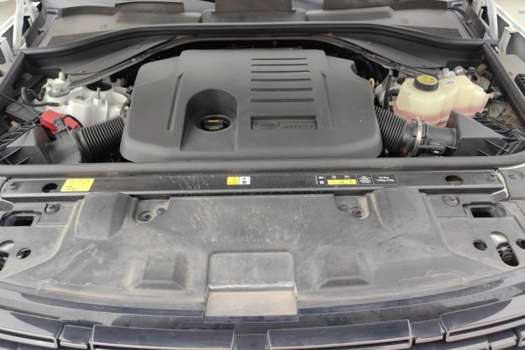 Used Land Rover Range 2025 3.0 L6 400 PS Extended Luxury Edition Engine Bay