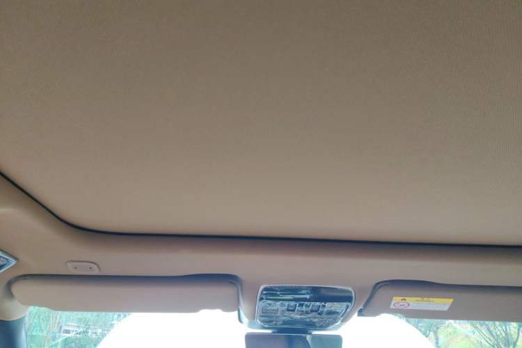 Used Land Rover Range 2025 3.0 L6 400 PS Extended Luxury Edition Headliner