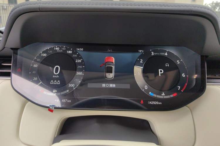 Used Land Rover Range 2025 3.0 L6 400 PS Extended Luxury Edition Instrument Cluster