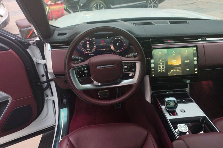 Used Land Rover Range 2025 3.0 L6 400 PS Extended-Length Genesis Edition Steering Wheel