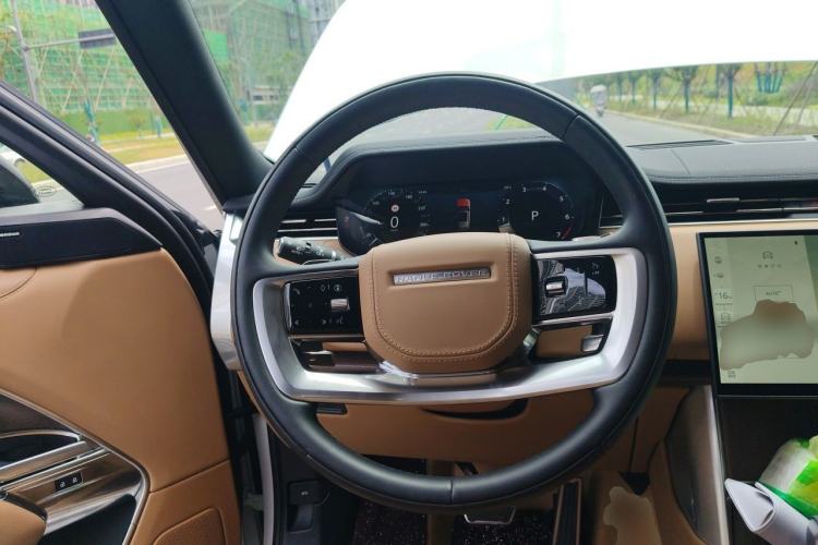 Used Land Rover Range 2025 3.0 L6 400 PS Extended Luxury Edition Steering Wheel