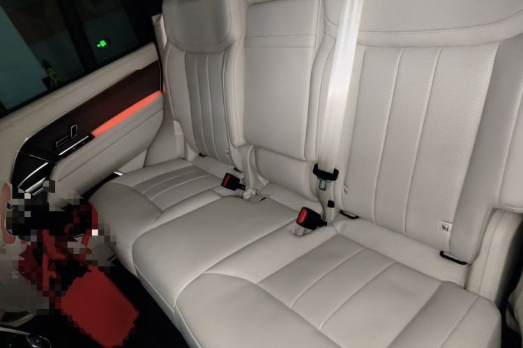 Used Land Rover Range 2025 3.0 L6 400 PS Extended Luxury Edition Left Rear Seat