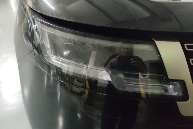 Used Land Rover Range 2026 3.0 L6 400PS SE Long Wheelbase Right Front Headlight