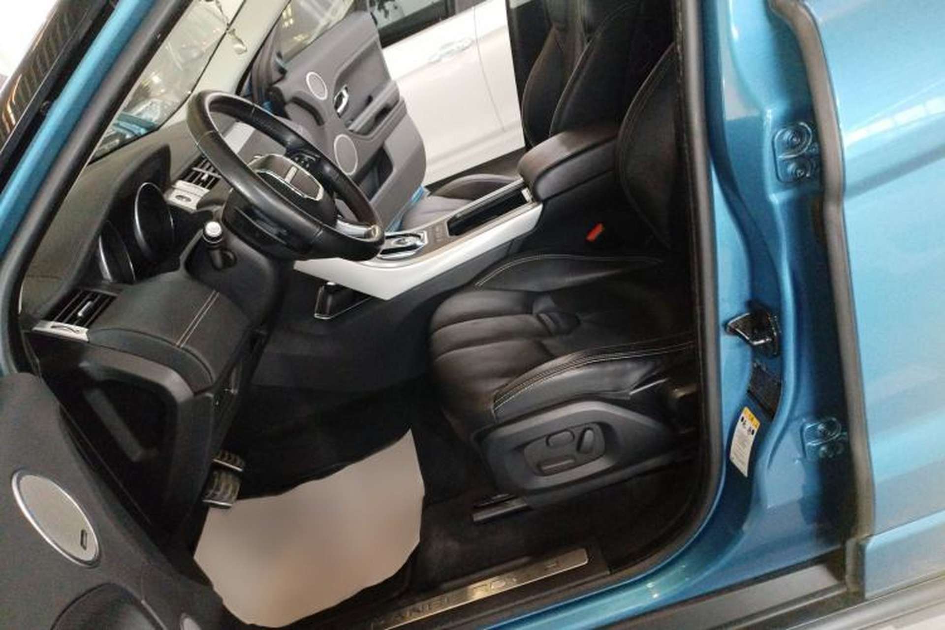Used Land Rover Range Evoque 2014 2.0T 5-Door Ignite Edition Left Front Seat