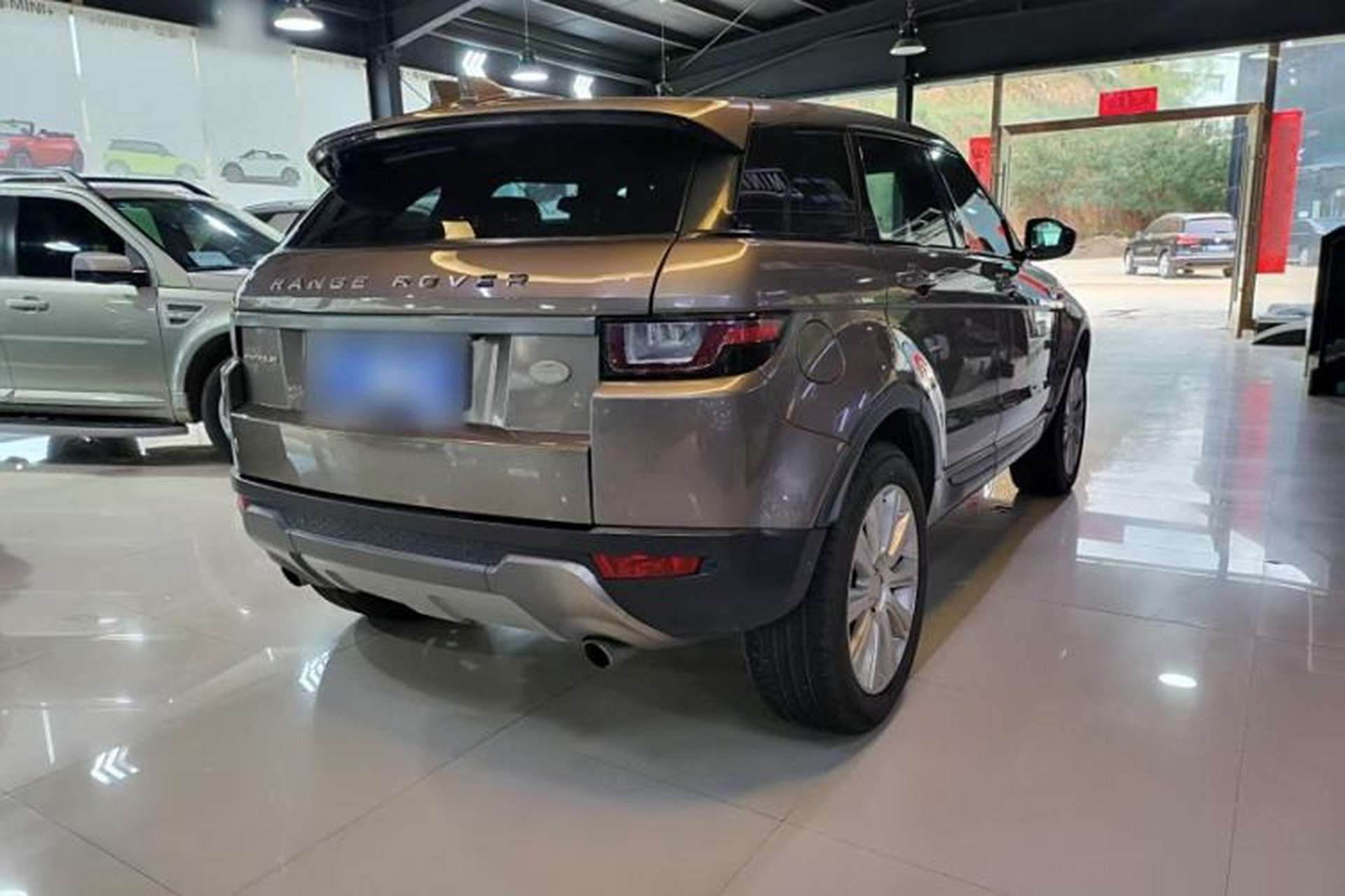 Used Land Rover Range Evoque 2018 240 PS SE Smart Brilliance Edition Exterior 5