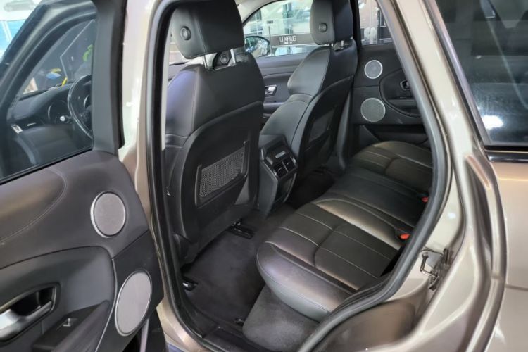 Used Land Rover Range Evoque 2018 240 PS SE Smart Brilliance Edition Interior 3