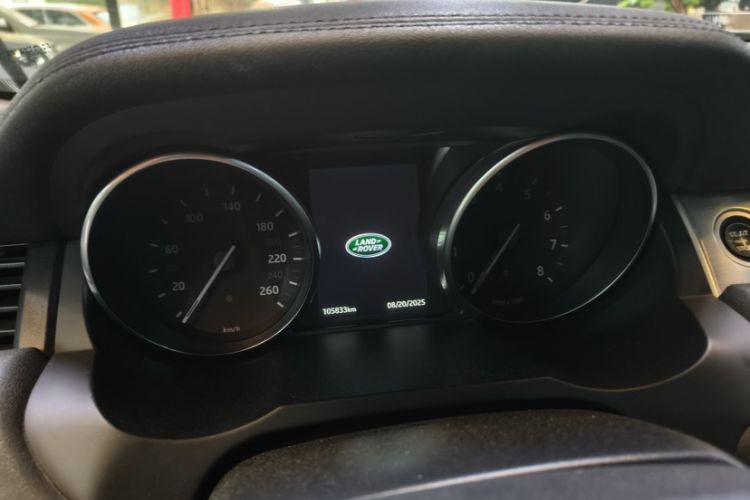 Used Land Rover Range Evoque 2018 240 PS SE Smart Brilliance Edition Odometer Close Up