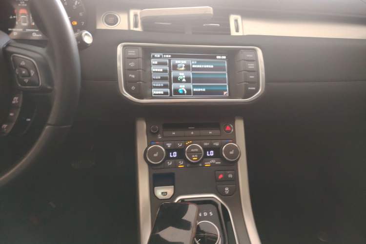 Used Land Rover Range Evoque 2014 2.0T 5-Door Luxury Edition Audio And AC Panel
