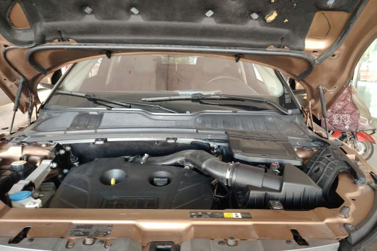 Used Land Rover Range Evoque 2014 2.0T 5-Door Luxury Edition Engine Bay