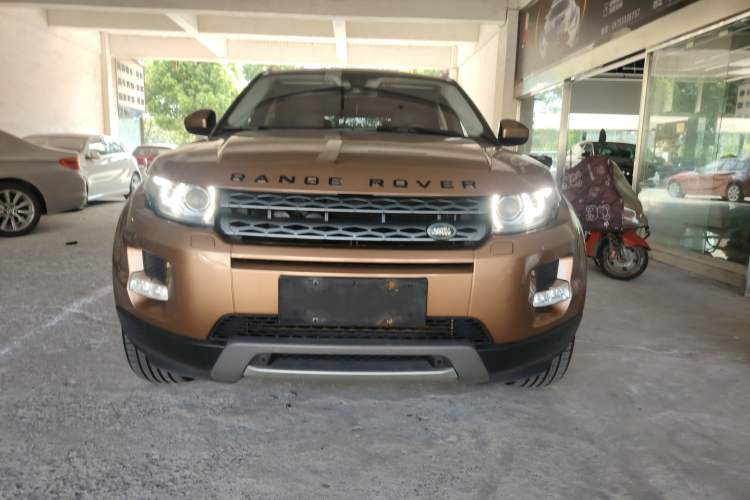 Used Land Rover Range Evoque 2014 2.0T 5-Door Luxury Edition Front