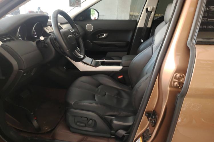 Used Land Rover Range Evoque 2014 2.0T 5-Door Luxury Edition Left Front Seat