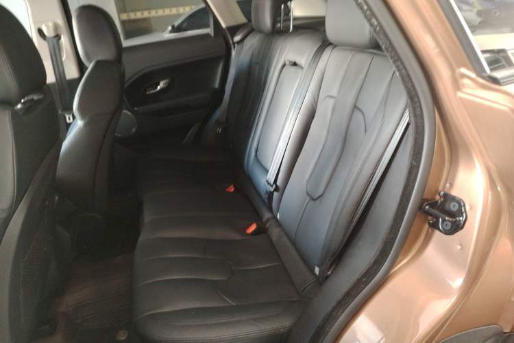 Used Land Rover Range Evoque 2014 2.0T 5-Door Luxury Edition Left Rear Seat