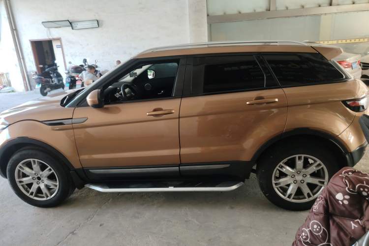 Used Land Rover Range Evoque 2014 2.0T 5-Door Luxury Edition Left Side
