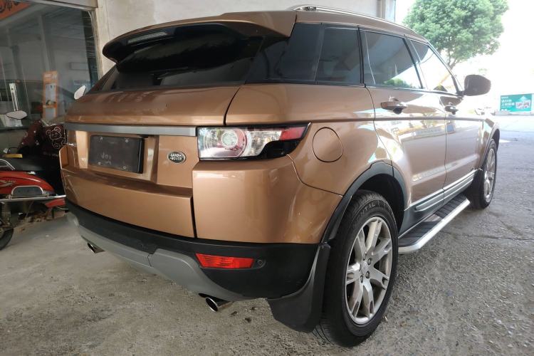 Used Land Rover Range Evoque 2014 2.0T 5-Door Luxury Edition Rear Right 45 Deg