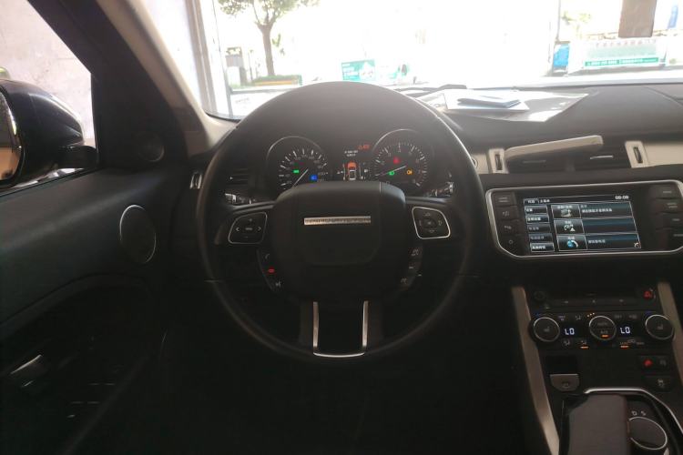 Used Land Rover Range Evoque 2014 2.0T 5-Door Luxury Edition Steering Wheel
