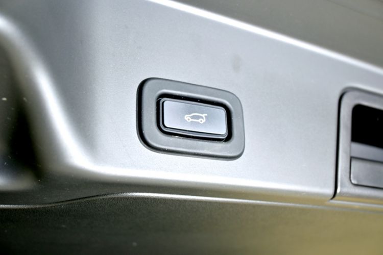 Used Land Rover Range Evoque 2022 Facelifted Aurora L 249 PS R-Dynamic Luxury Edition Interior 1
