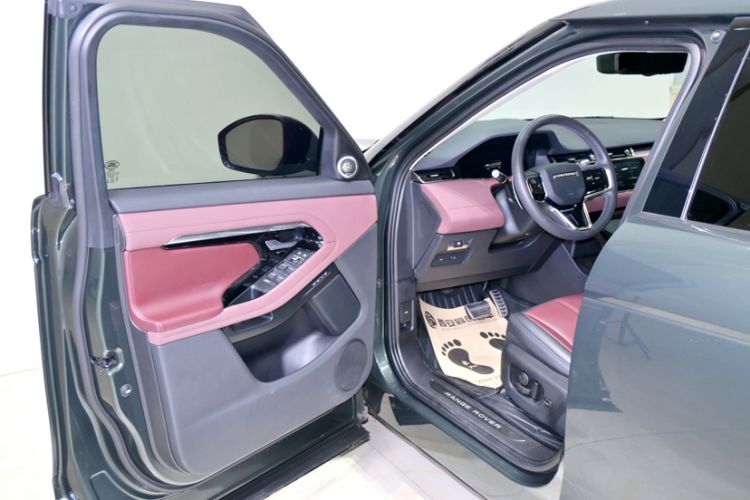 Used Land Rover Range Evoque 2022 Facelifted Aurora L 249 PS R-Dynamic Luxury Edition Interior 11