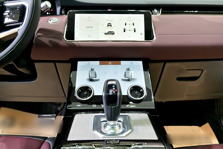 Used Land Rover Range Evoque 2022 Facelifted Aurora L 249 PS R-Dynamic Luxury Edition Interior 6