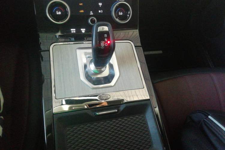 Used Land Rover Range Evoque 2023 Aurora L 249 PS Luxury Edition Gear Lever