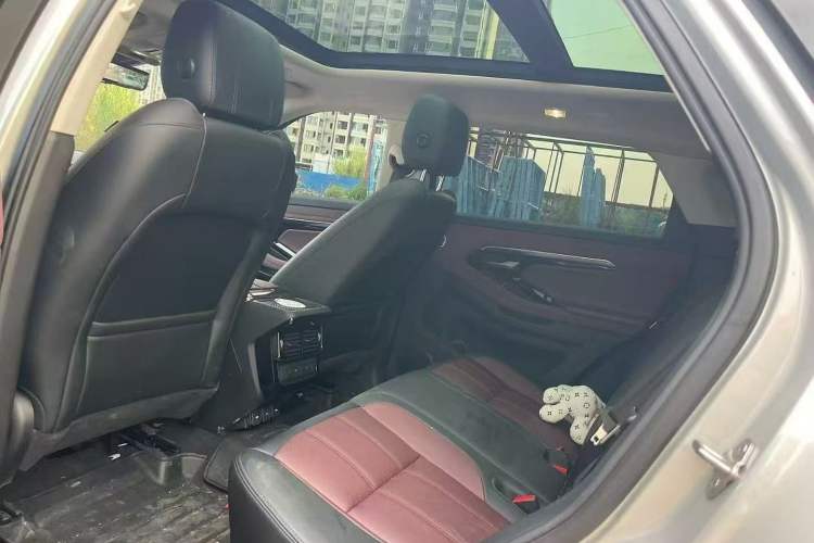 Used Land Rover Range Evoque 2023 Aurora L 249 PS Luxury Edition Interior 4