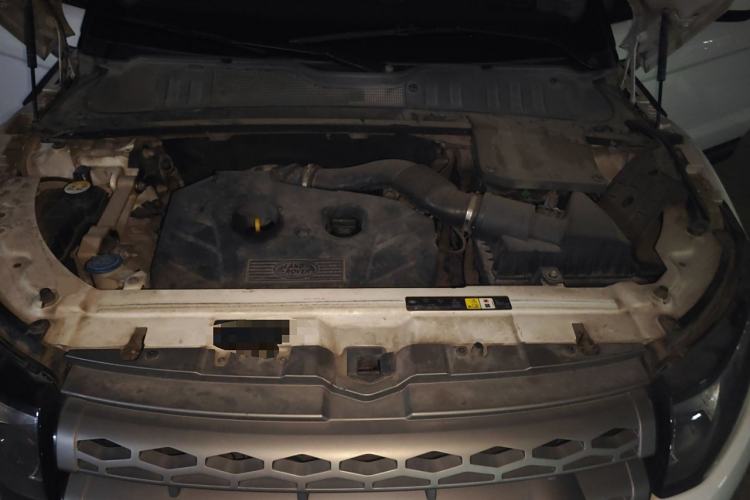 Used Land Rover Range Evoque 2015 2.0T Five-Door Zhiyao Edition Engine Bay