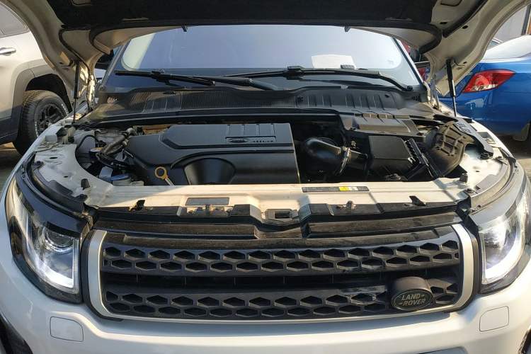 Used Land Rover Range Evoque 2018 240 PS SE DYNAMIC Smart Edition Engine Bay